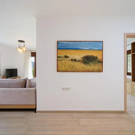 Avli 1976 Apartman
