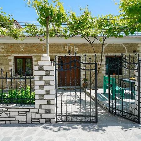 Apartman Avli 1976 Panajía